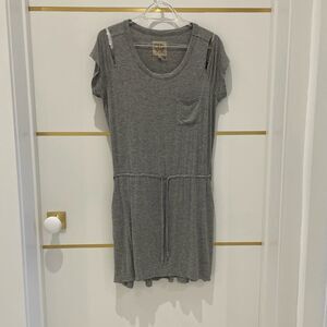 Chaser gray dress short sleeve with cut outs, pockets, drawstring, waste, medium